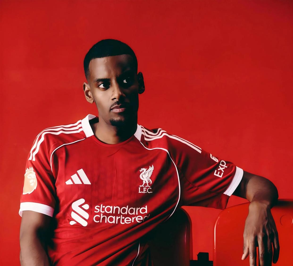 赛后英超传出新动向；马德里竞技临场应变；管理层表态——管理层满意；高层口径保持一致的简单介绍